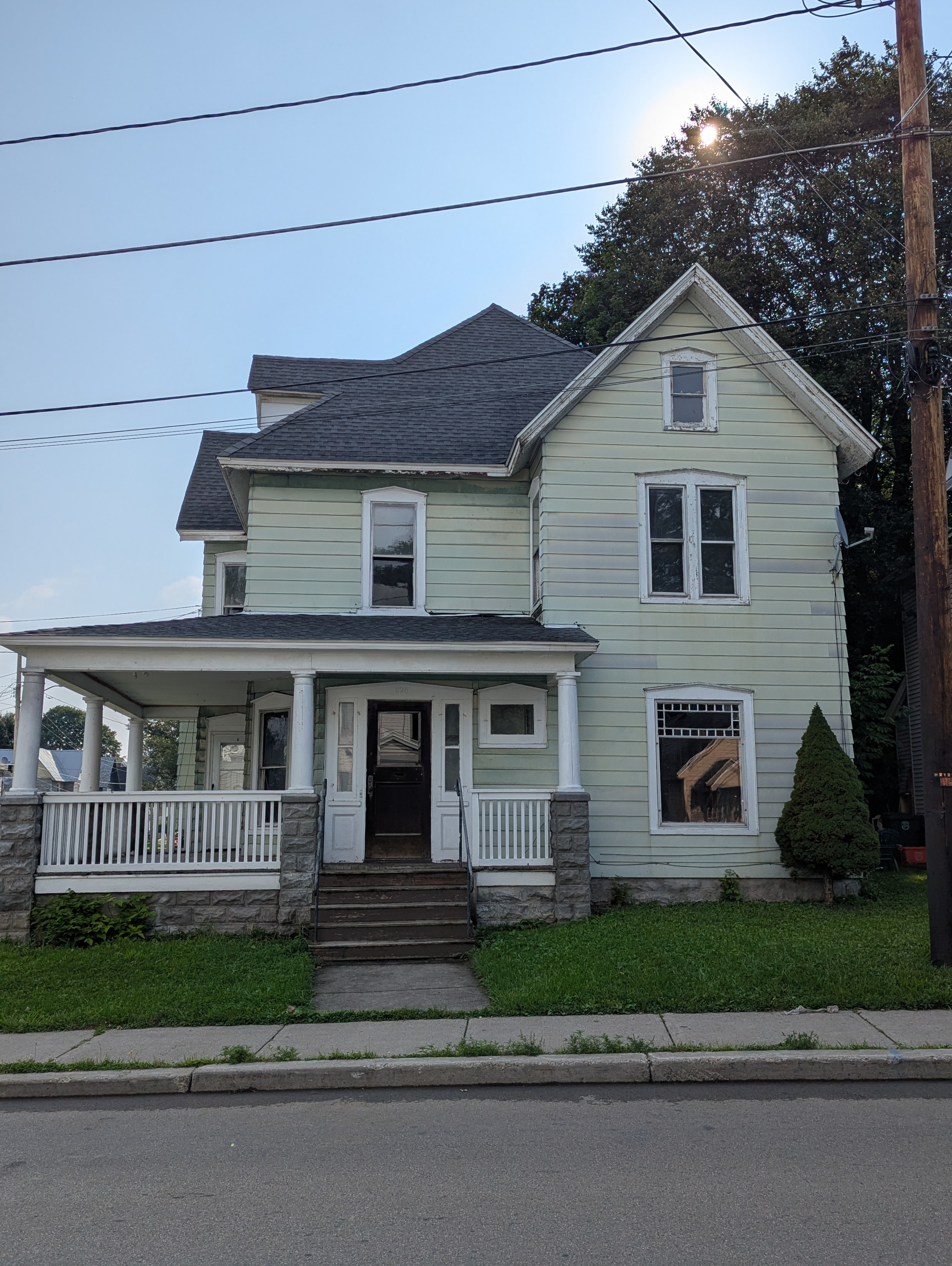 225 Forest Avenue